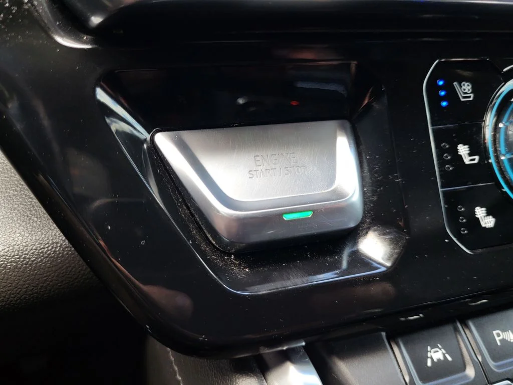 Used 2022 Onyx Black GMC Denali image 17