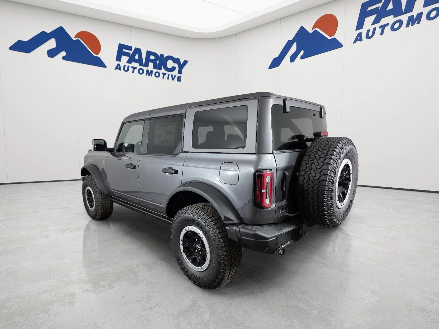 Used 2025 Carbonized Gray Metallic Ford Badlands image 3