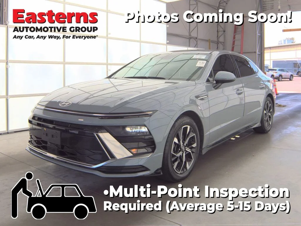 Used 2024 Blue Hyundai SEL image 1