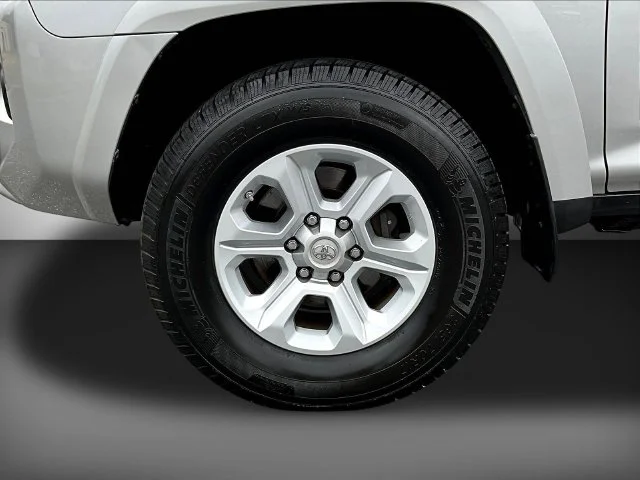 Used 2019 Silver Toyota SR5 image 39