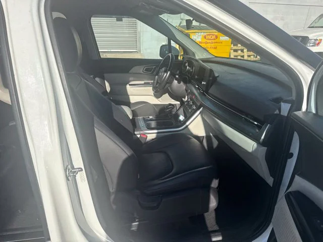 Used 2022 White Kia LXS image 15