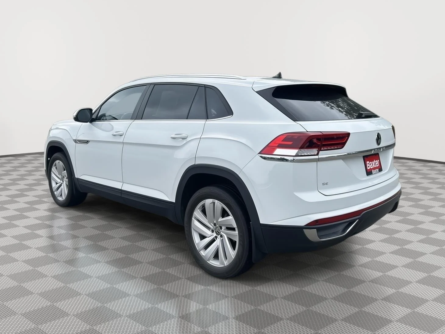 Used 2023 White Volkswagen 2.0T SE w/Technology image 31