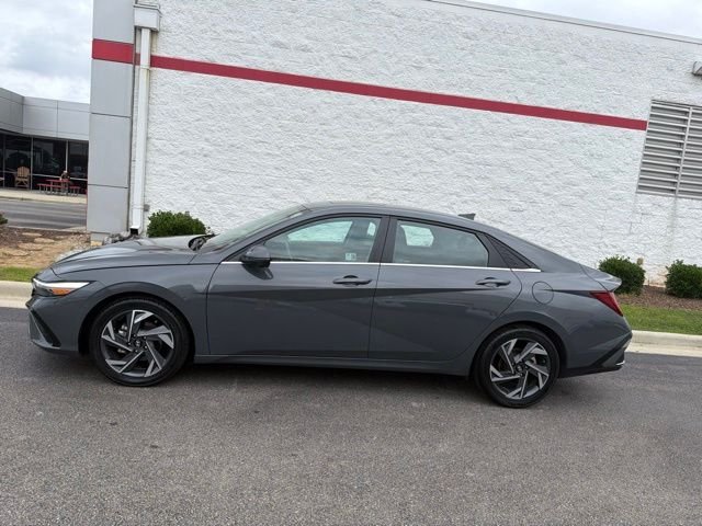 Used 2024 Gray Hyundai Limited image 4