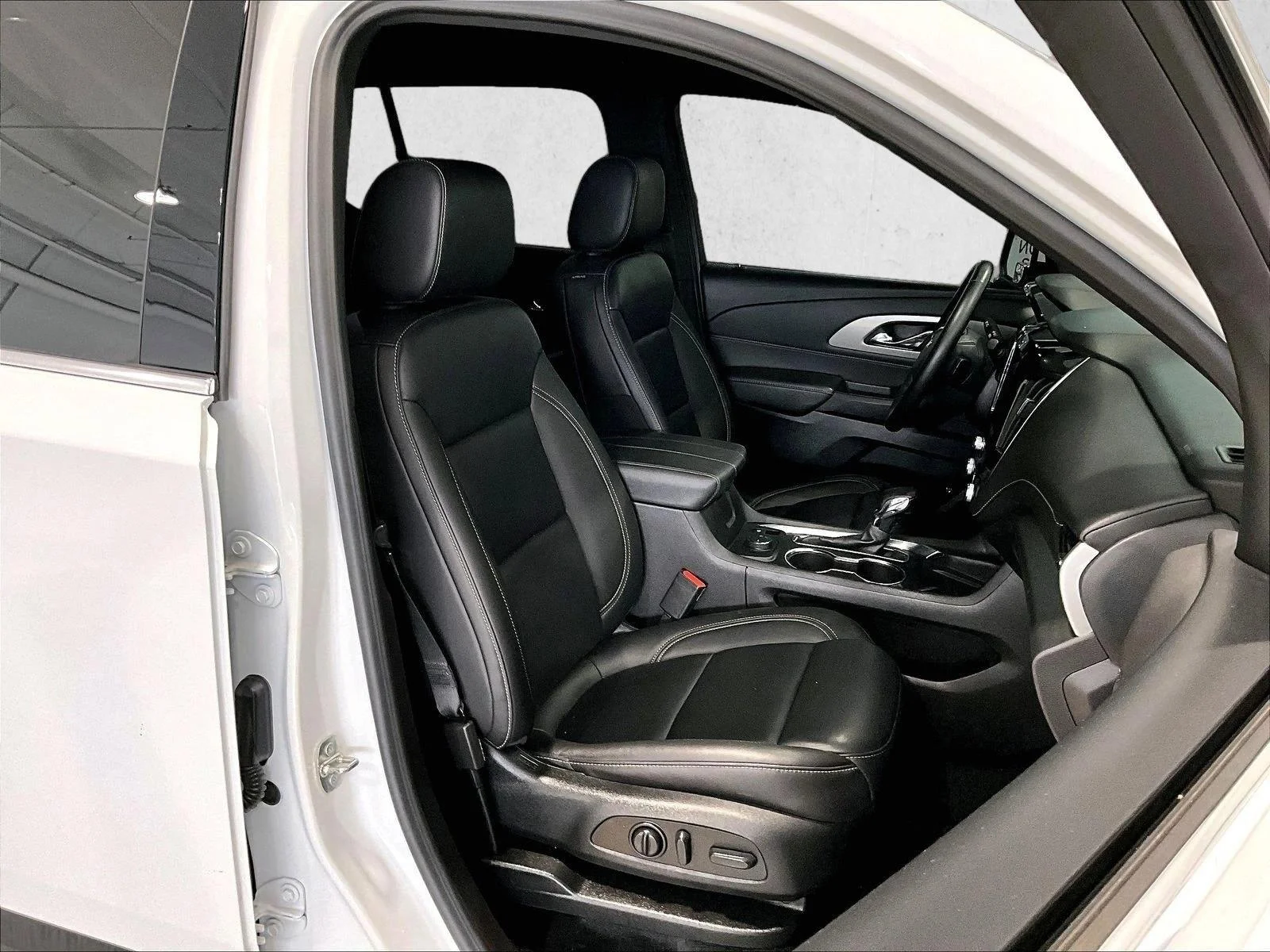 Used 2023 Summit White Chevrolet LT Leather image 9