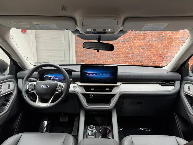 New 2026 Space White Metallic Ford Active image 12