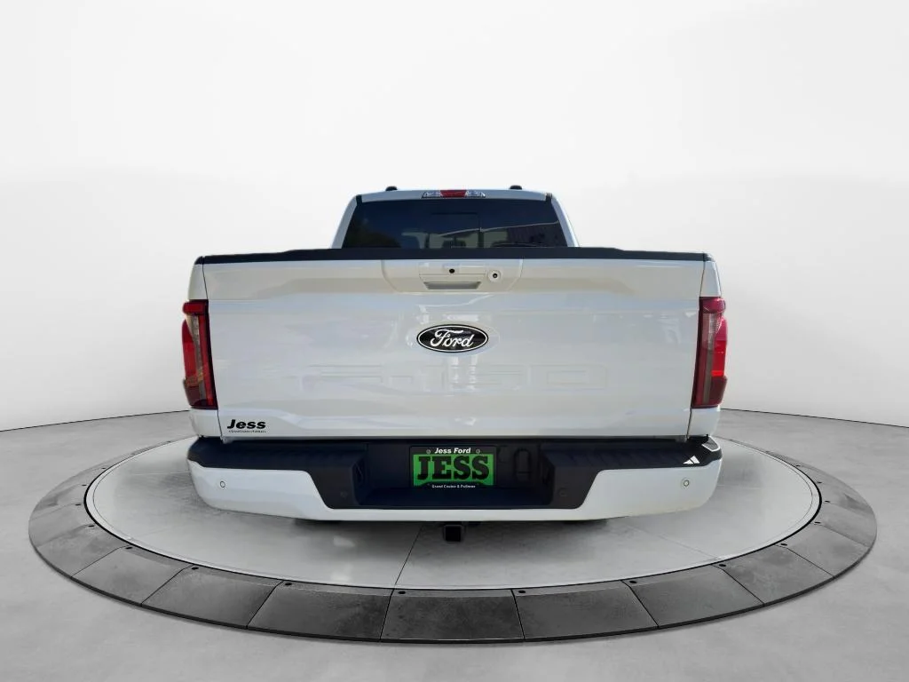 Used 2025 Oxford White Ford XLT image 9