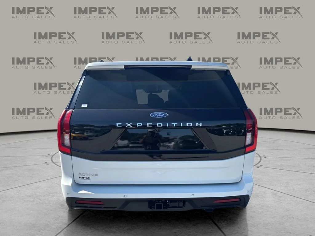 Used 2025 White Ford Active image 4