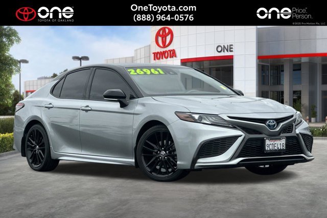 2022 Toyota Camry Hybrid XSE