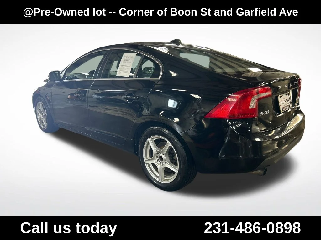 Used 2013  Volvo T5 image 3
