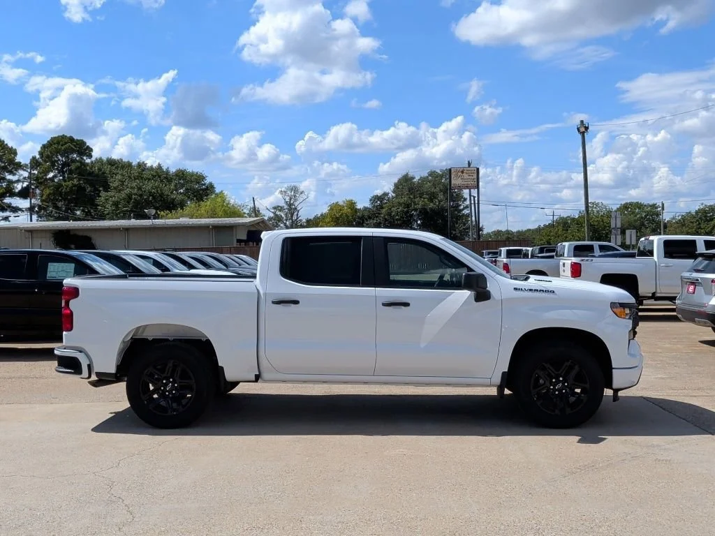 New 2026 Summit White Chevrolet Custom image 9