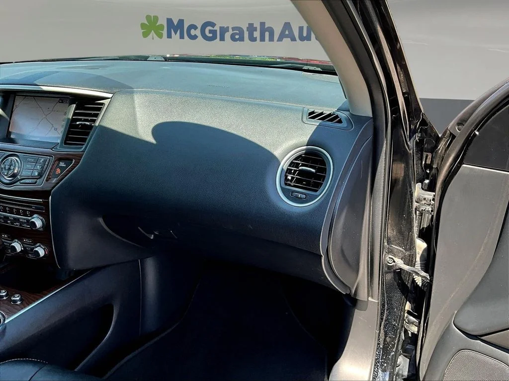 Used 2020 Black Nissan Platinum image 31