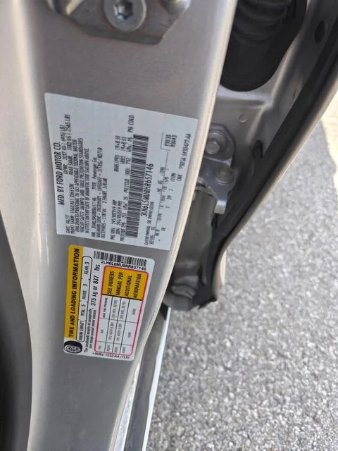 Used 2017 Silver Lincoln Reserve image 32