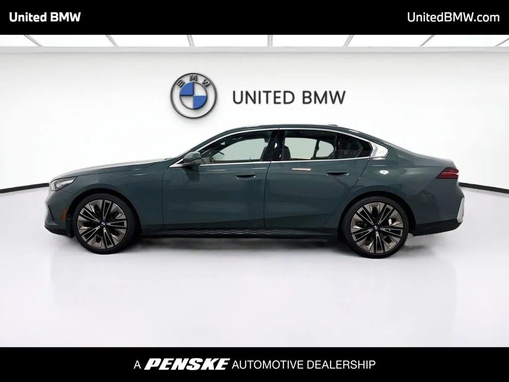 2026 BMW 5 Series 530i - Photo 8