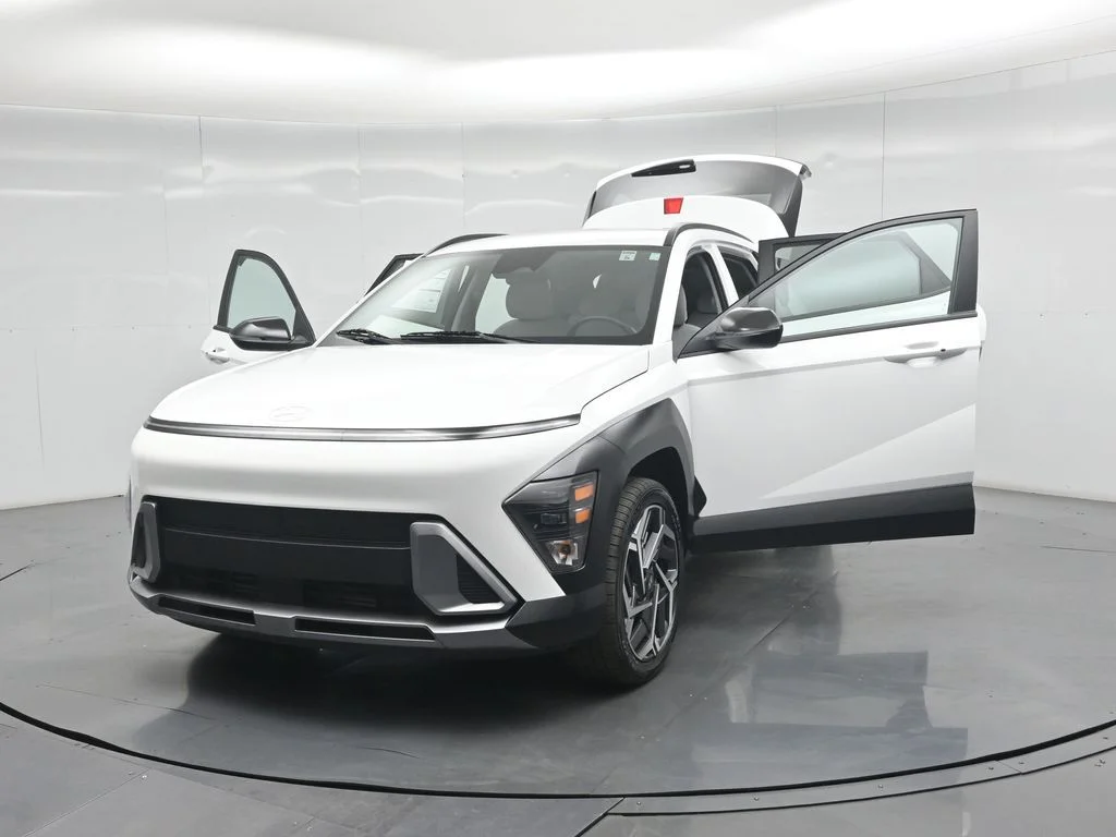 Used 2026 White Hyundai SEL Premium image 31