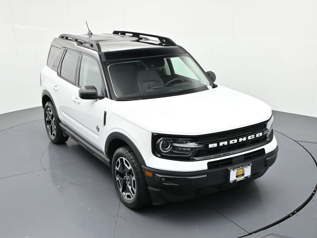 Used 2022 Oxford White Ford Outer Banks 4x4 image 16