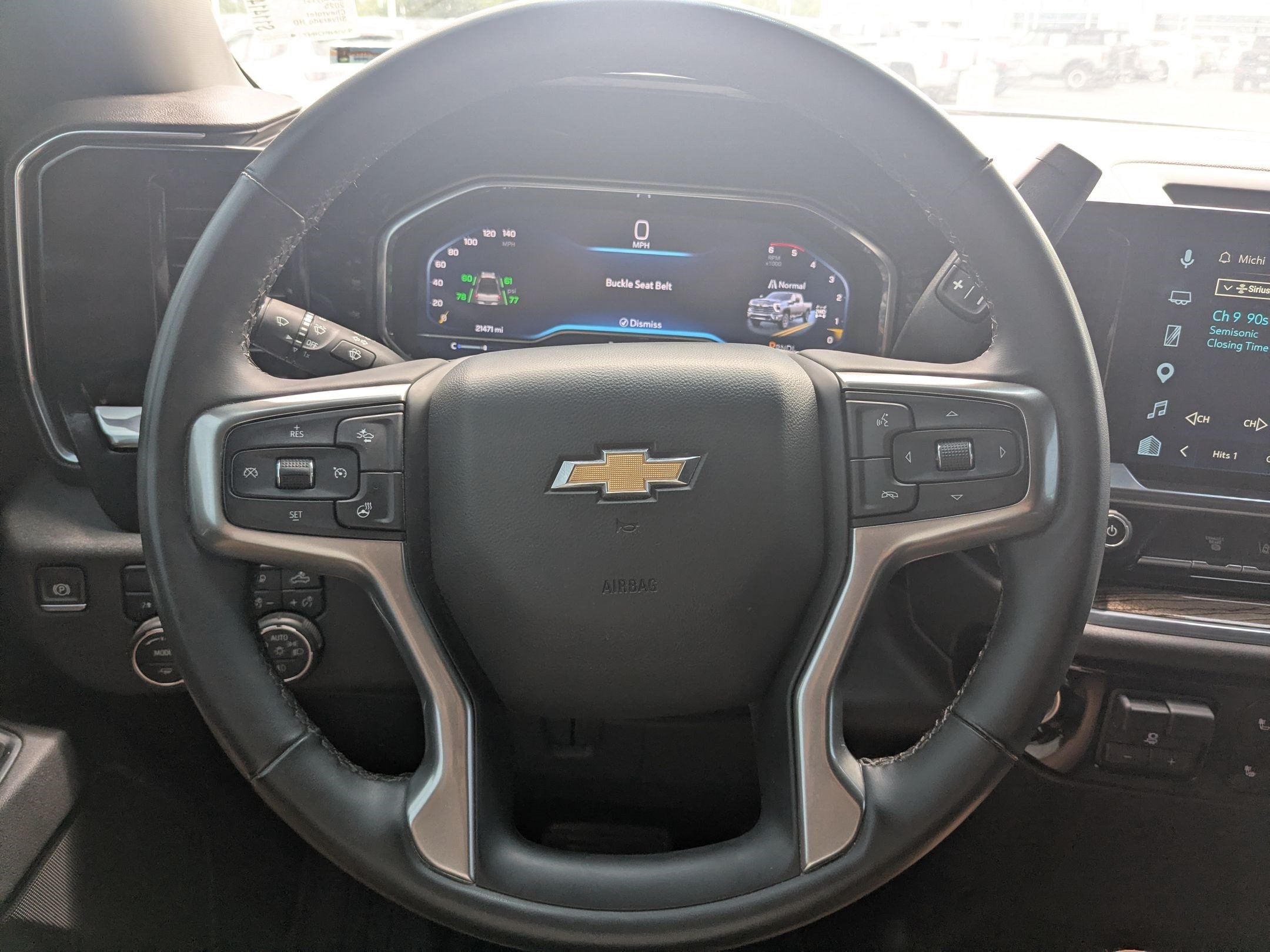 Used 2025 Summit White Chevrolet LT image 17