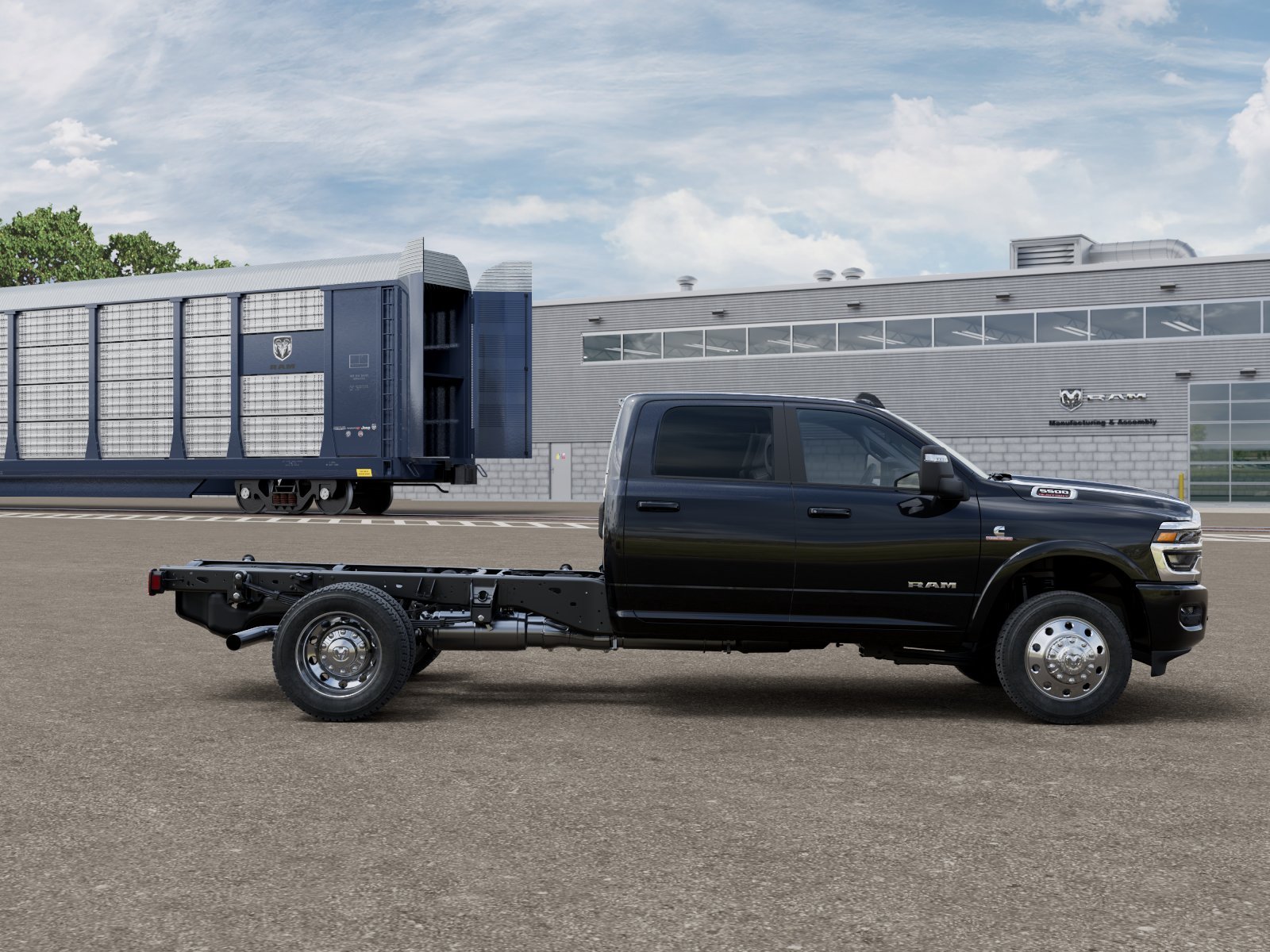 New 2026 Diamond Black Crystal Pearl-Coat Exterior Paint RAM LARAMIE image 13