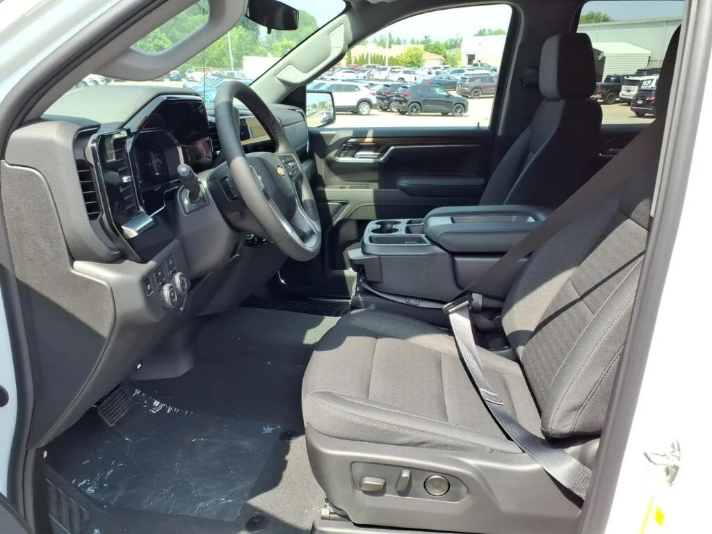 New 2026 Summit White Chevrolet LT image 7