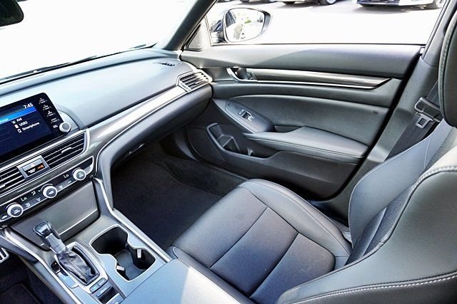 Used 2021  Honda Sport image 19