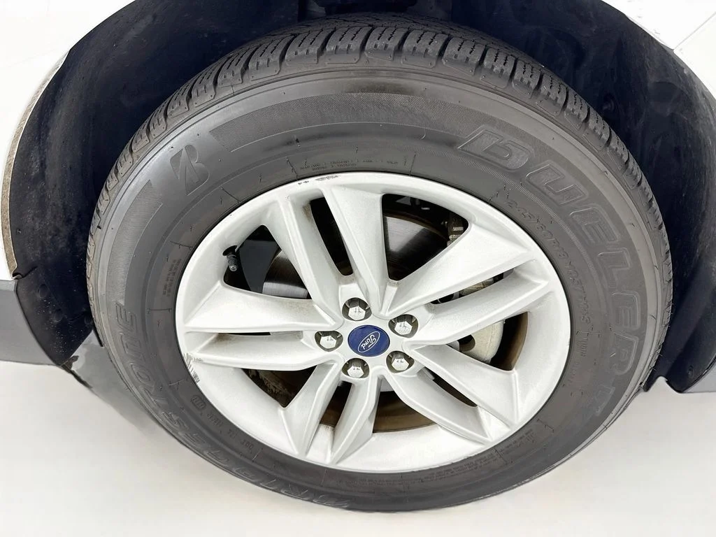 Used 2016 White Ford SEL image 30