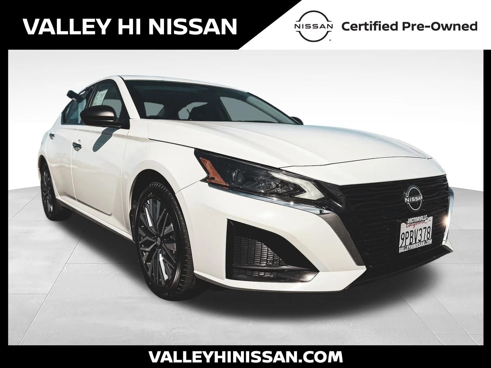 Used 2025 White Nissan 2.5 SV image 1