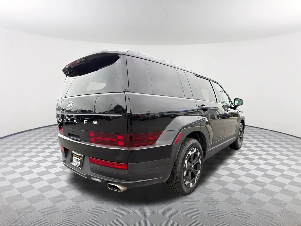 Used 2025 Black Hyundai SE image 5