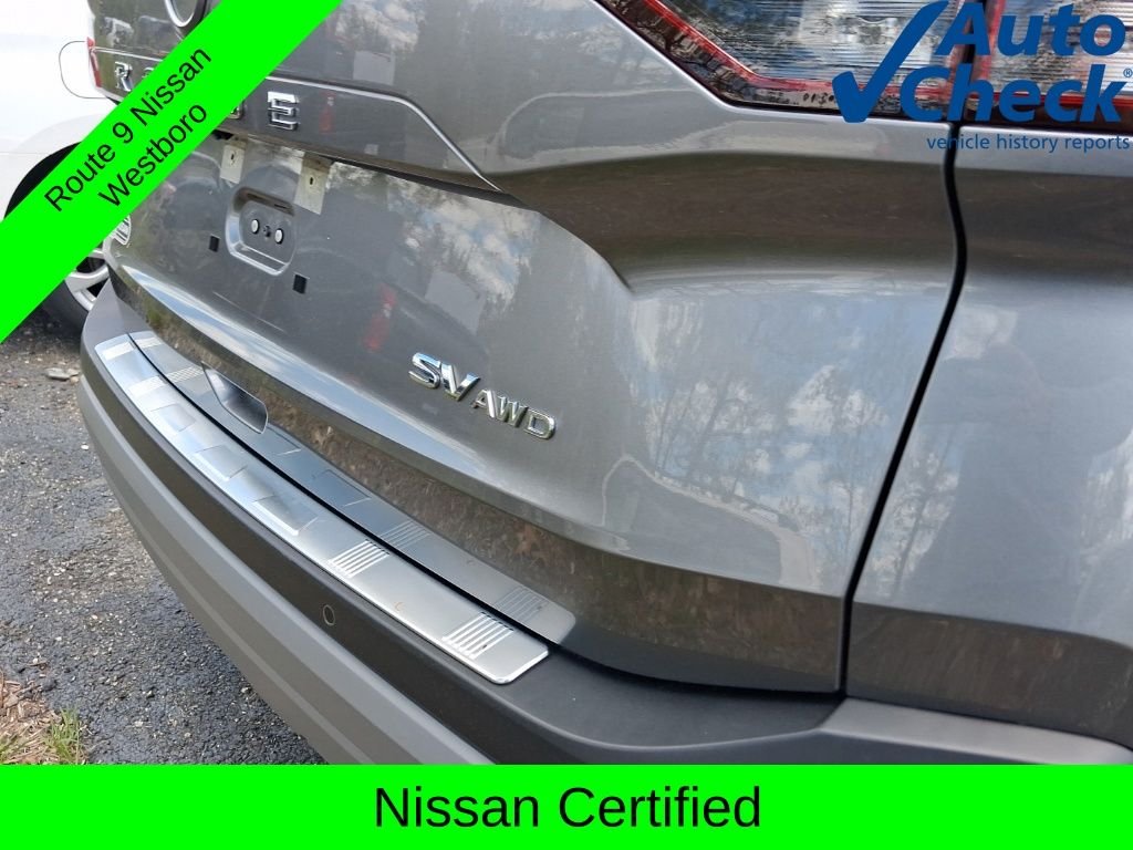 Used 2023 Gray Nissan SV image 8