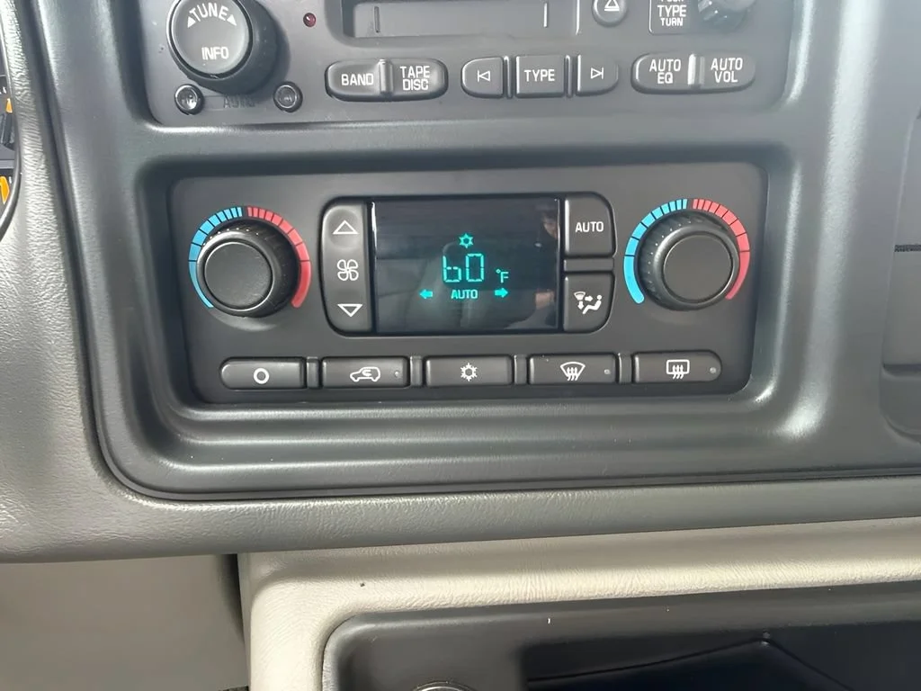 Used 2005 Onyx Black GMC SLT image 20