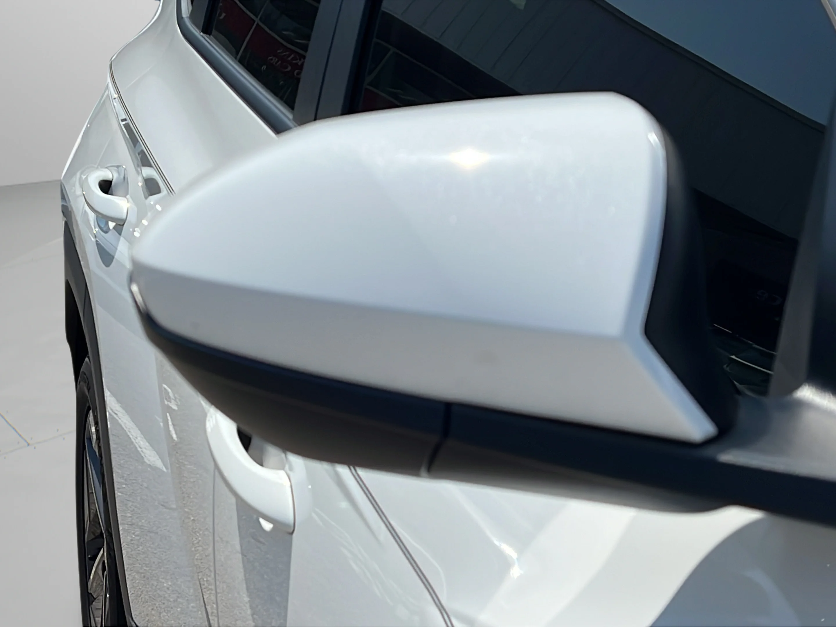 Used 2025 Serenity White Pearl Hyundai SEL image 25