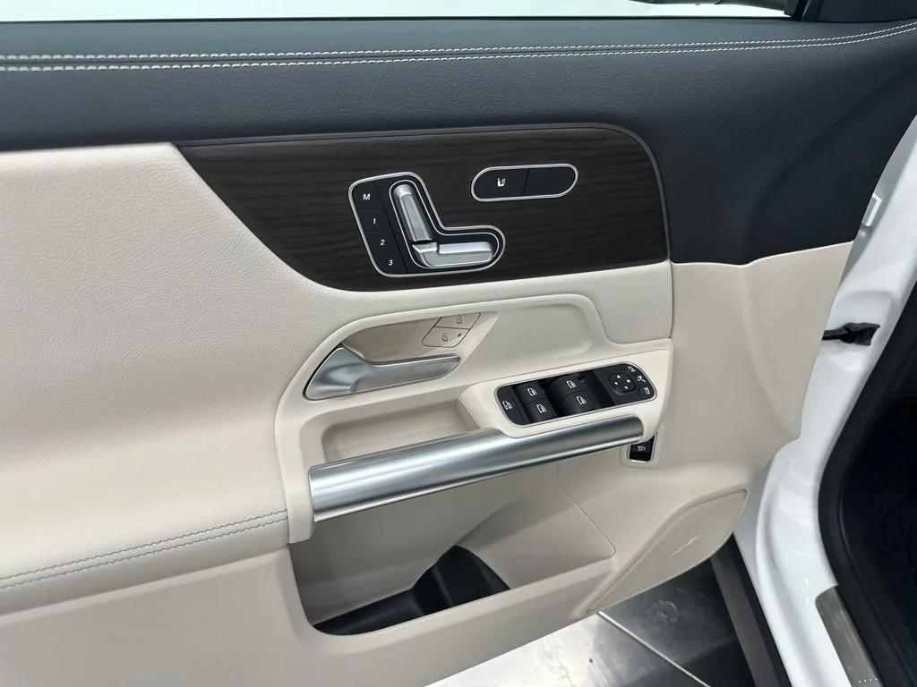 New 2026 White Mercedes-Benz GLA 250 image 14