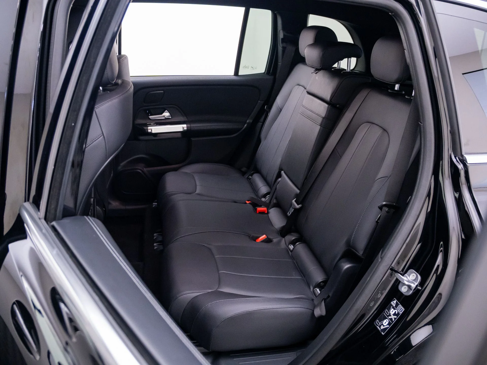 Used 2026 Black Mercedes-Benz GLB 250 image 16