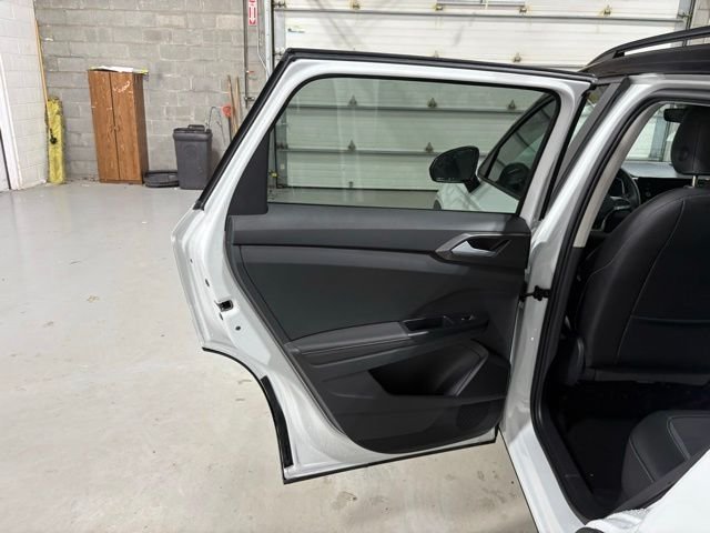 New 2026 White Volkswagen 1.5T SE Black image 11