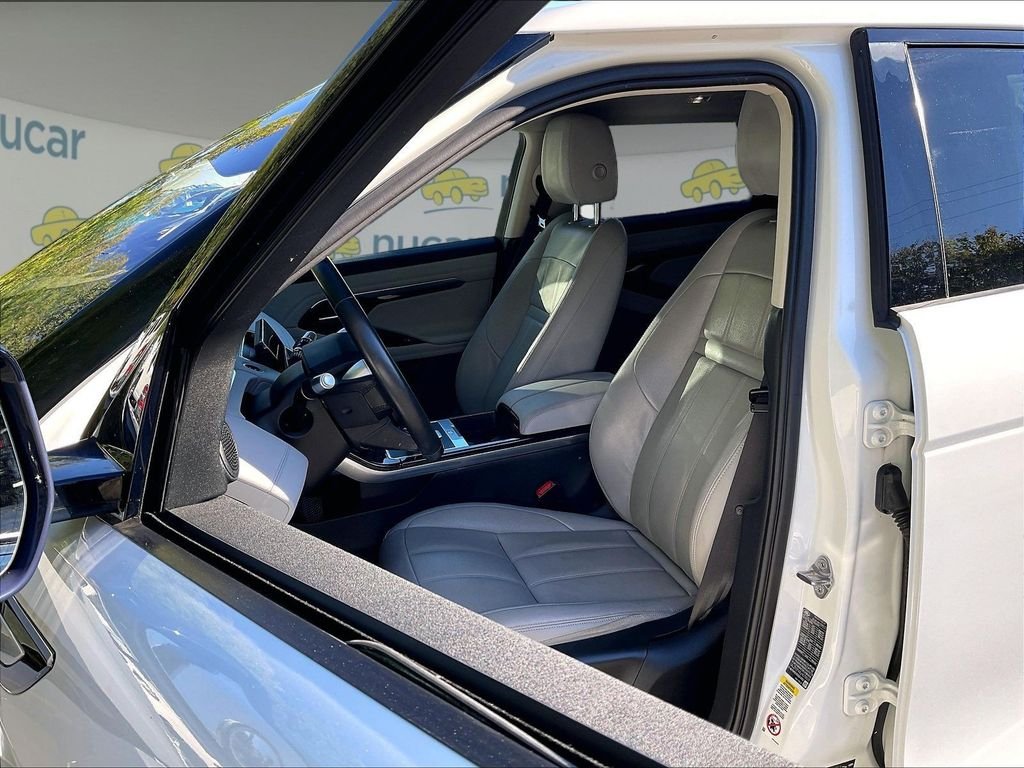 Used 2020 White Land Rover SE image 10