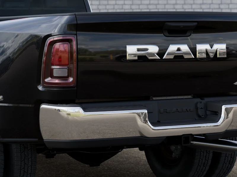 New 2026 Diamond Black Crystal Pearl-Coat Exterior Paint RAM TRADESMAN image 13