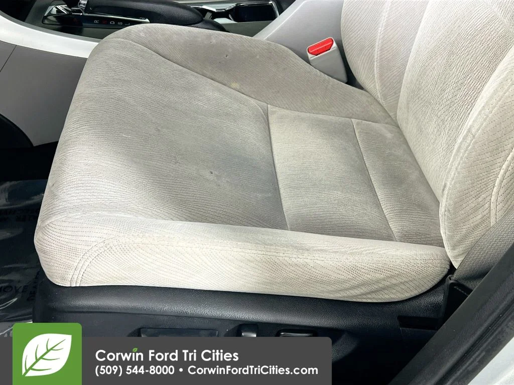Used 2013  Honda EX image 22