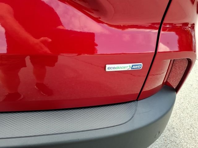 Used 2020 Red Ford SEL image 10