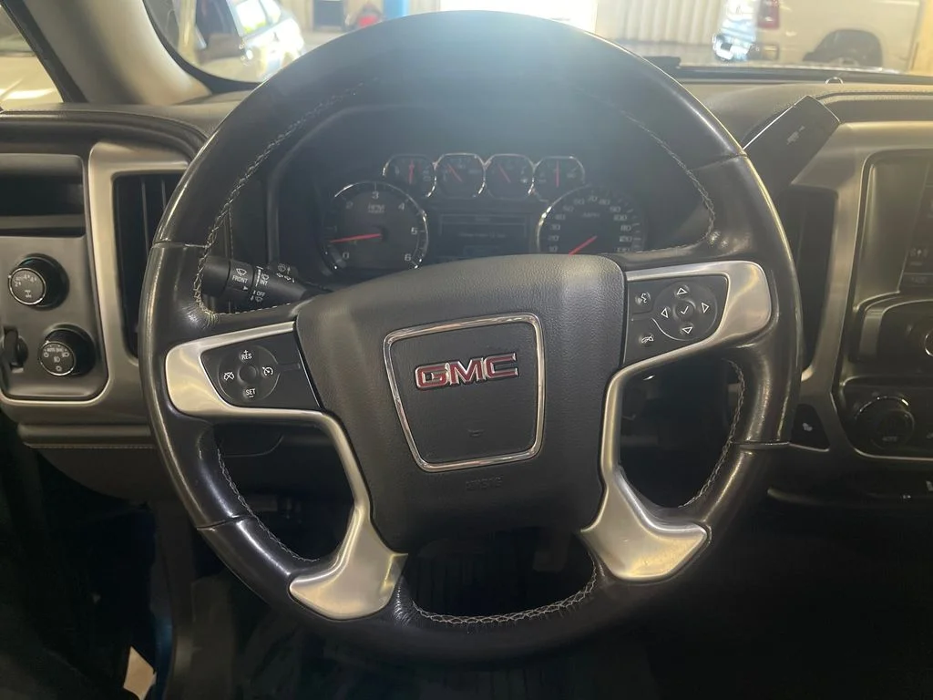 Used 2018 Blue GMC SLE image 20