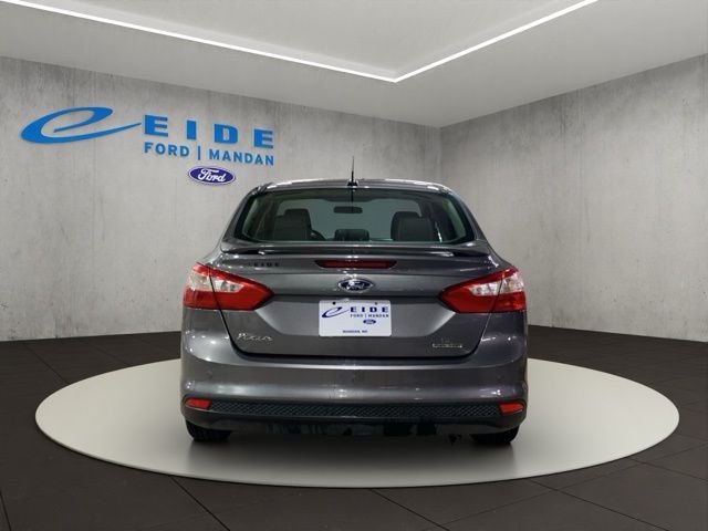 Used 2012 Gray Ford SE image 11