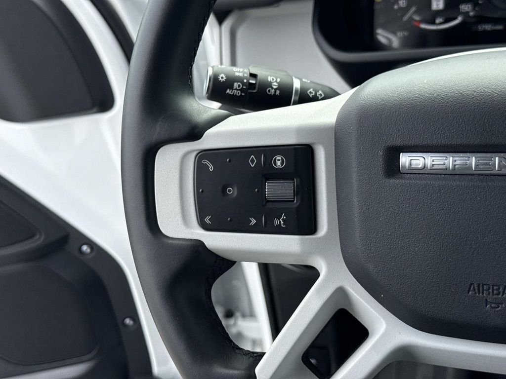 2025 Land Rover Defender S - Photo 7
