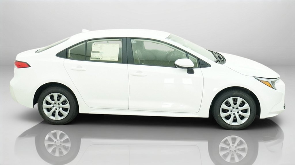 New 2027 Ice Cap Toyota Hybrid LE image 7