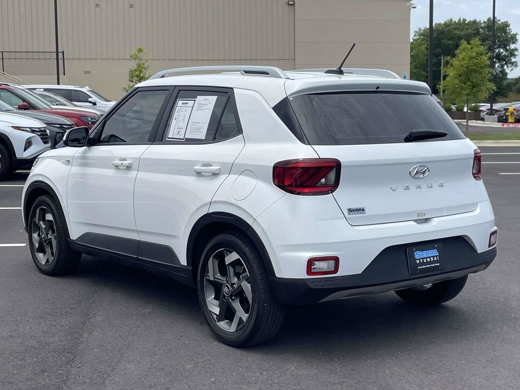 Used 2024 White Hyundai SEL image 5