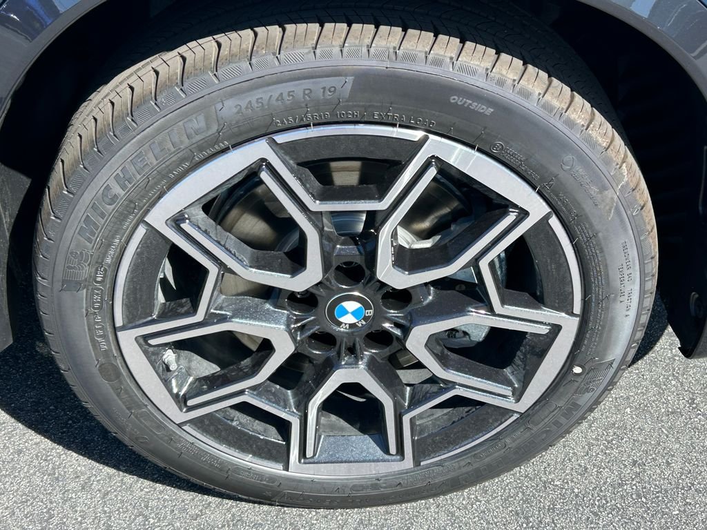 New 2026 Blue Metallic BMW xDrive28i image 3