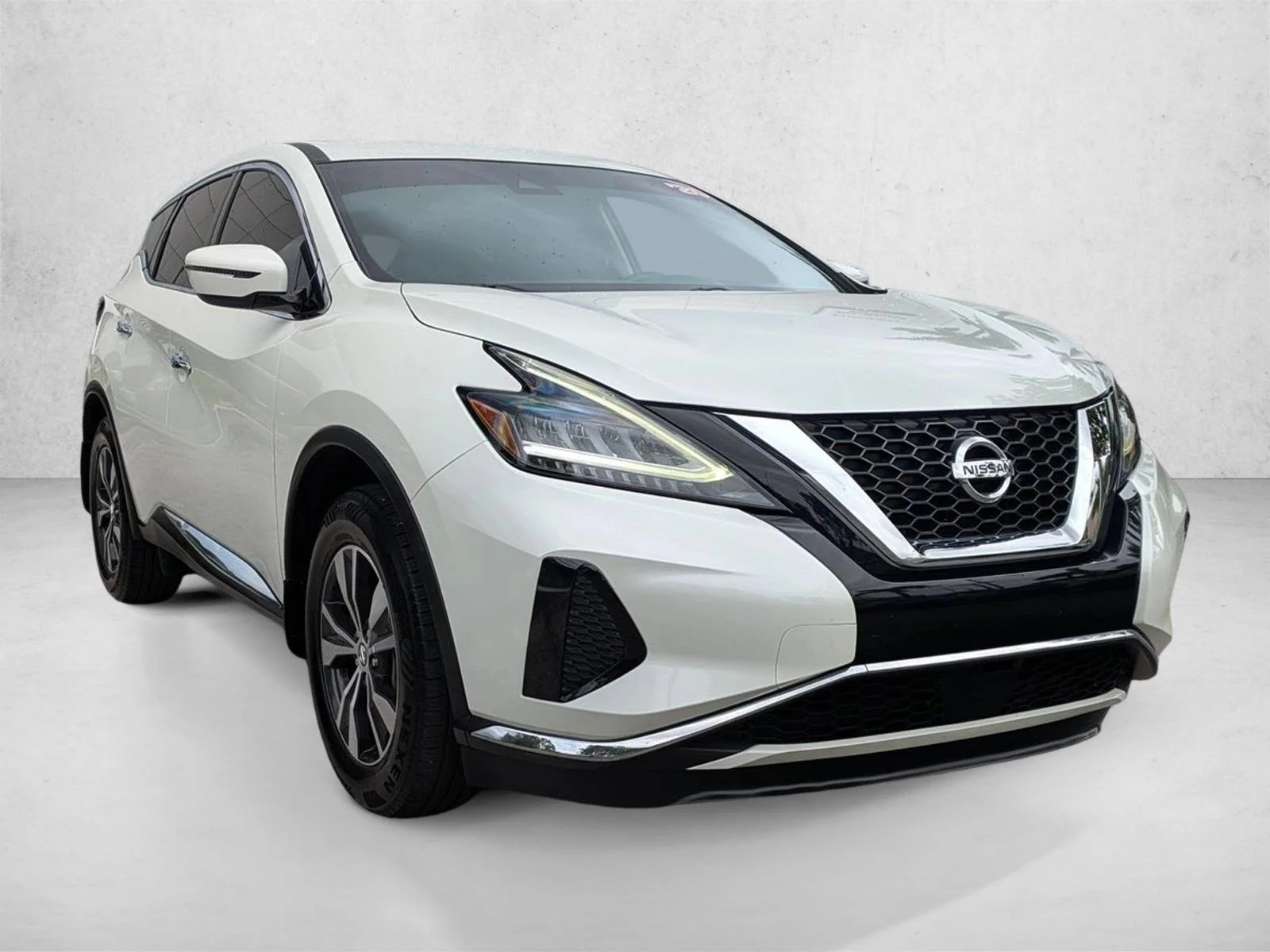 Used 2020 Pearl White Tricoat Nissan S image 3