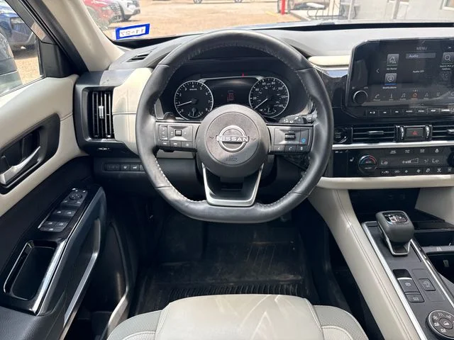 Used 2025 Gray Nissan SL image 21