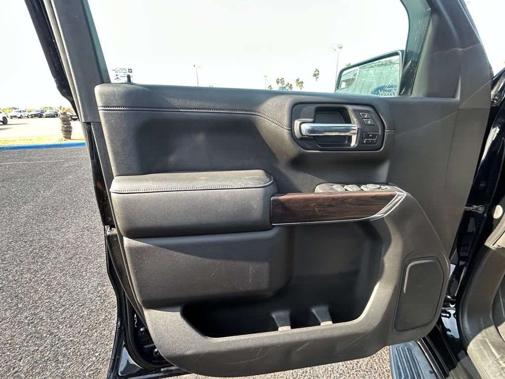 Used 2020 Black GMC SLT image 10