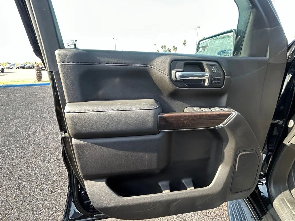 Used 2020 Black GMC SLT image 10
