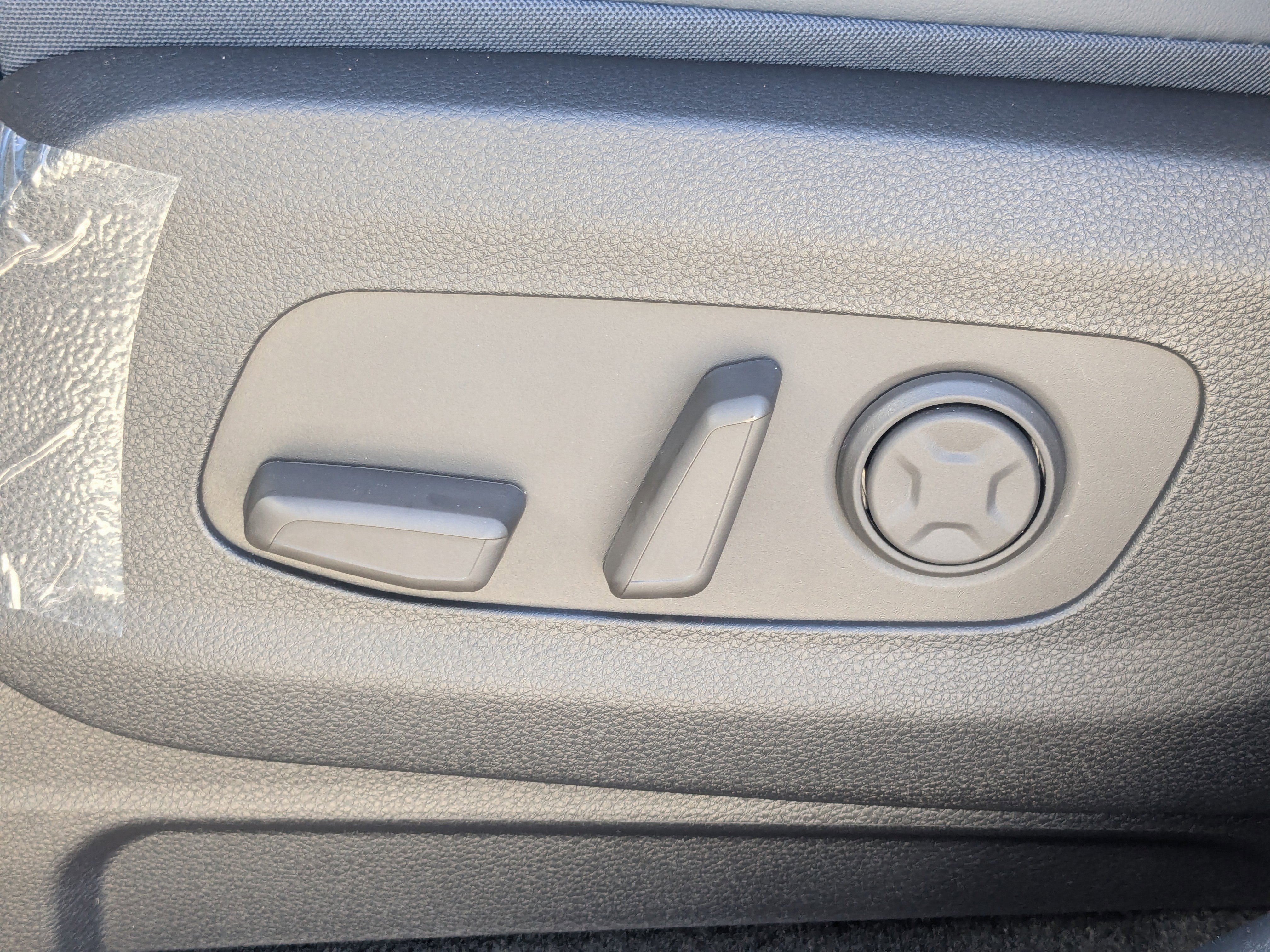 New 2026 Ceramic Silver Kia EX image 30