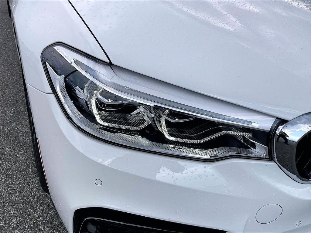 Used 2019 Alpine White BMW 540i xDrive image 31