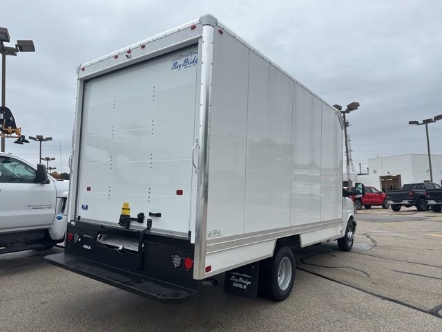 New 2025 Summit White Chevrolet 1WT image 4