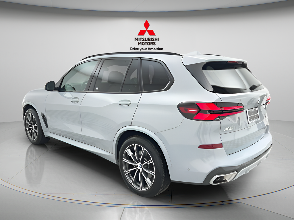 Used 2026 Gray Metallic BMW xDrive40i image 6
